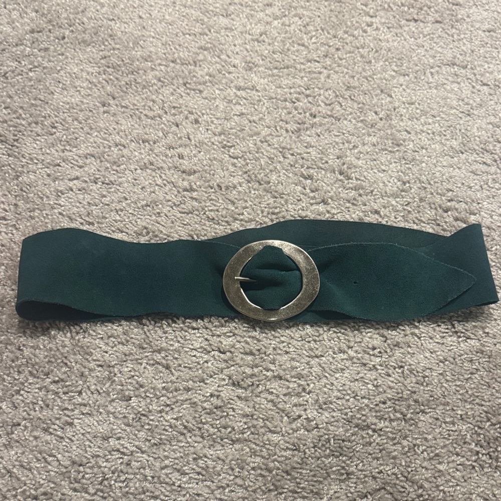Chico’s Elegant Green Belt with Silver Buckle Size Medium